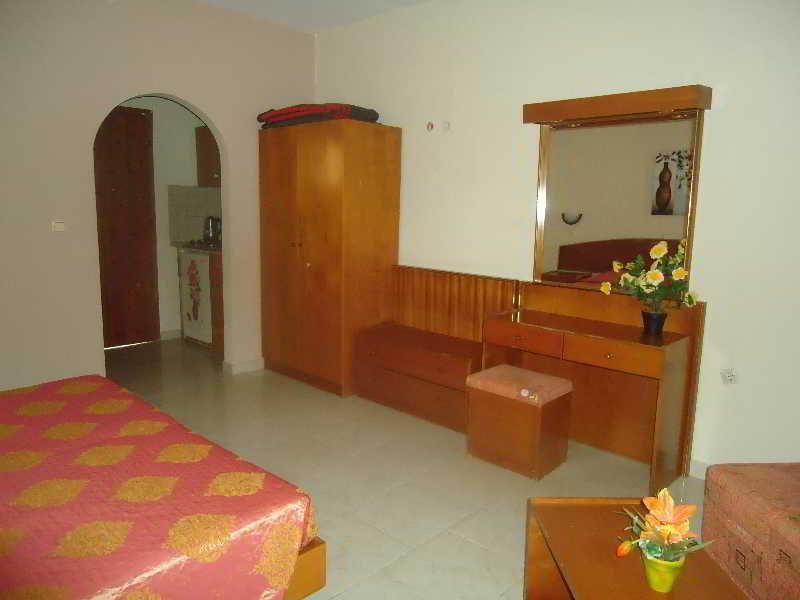 Lyristis Dinos Studios & Apartments Faliraki Zewnętrze zdjęcie