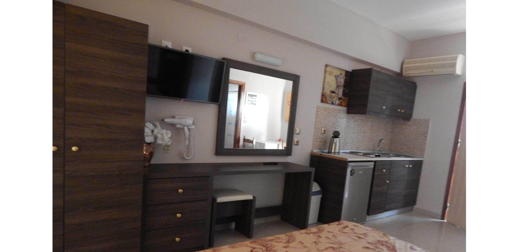 Lyristis Dinos Studios & Apartments Faliraki Zewnętrze zdjęcie